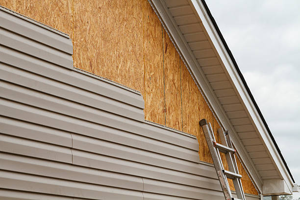 24/7 Emergency Storm Damage Siding Repair experts in East Earl, PA